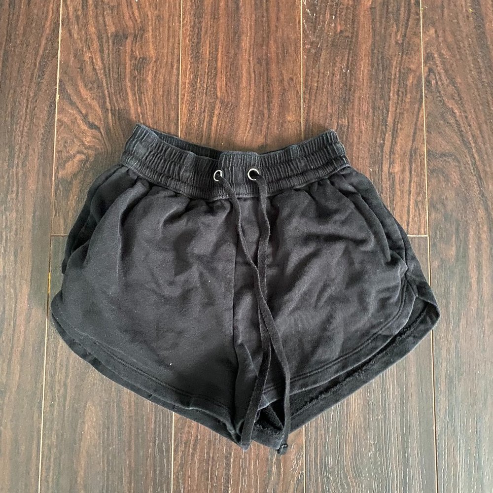 Dolphin hem lounge shorts